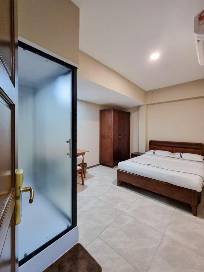 Global Residency Hotel Kota Kinabalu Bagian luar foto