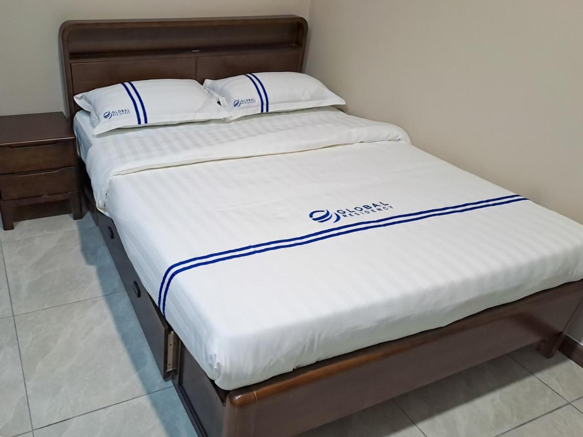 Global Residency Hotel Kota Kinabalu Bagian luar foto
