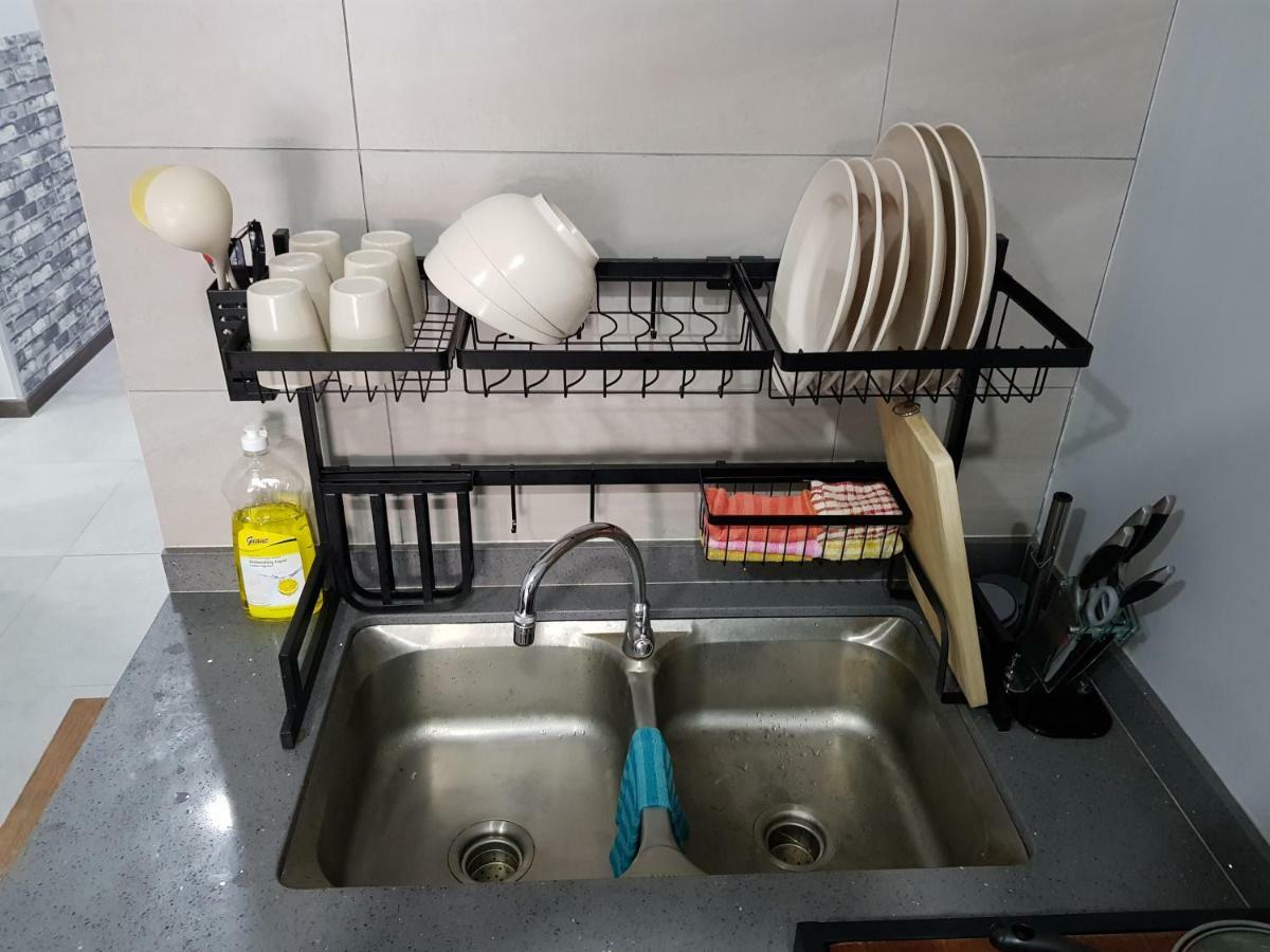 Global Residency Hotel Kota Kinabalu Bagian luar foto