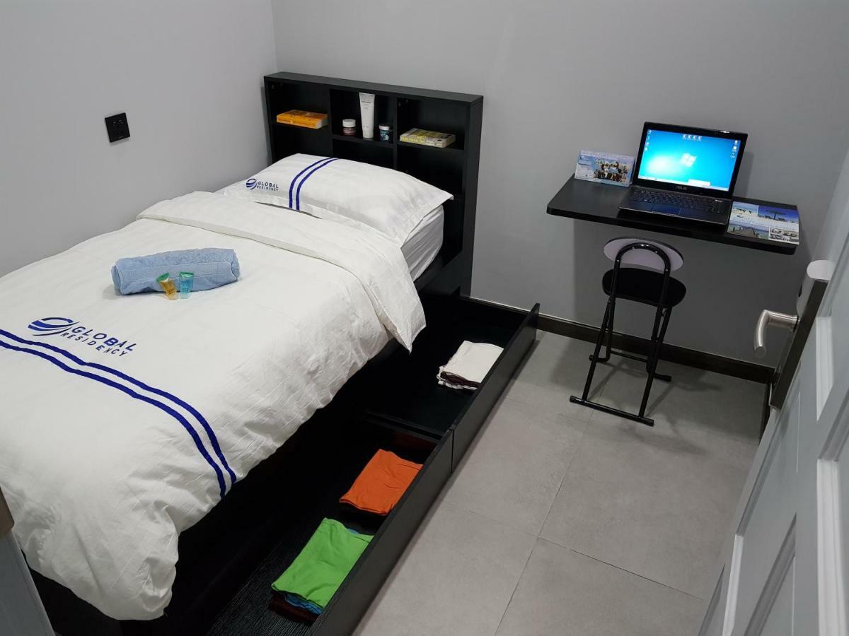 Global Residency Hotel Kota Kinabalu Bagian luar foto