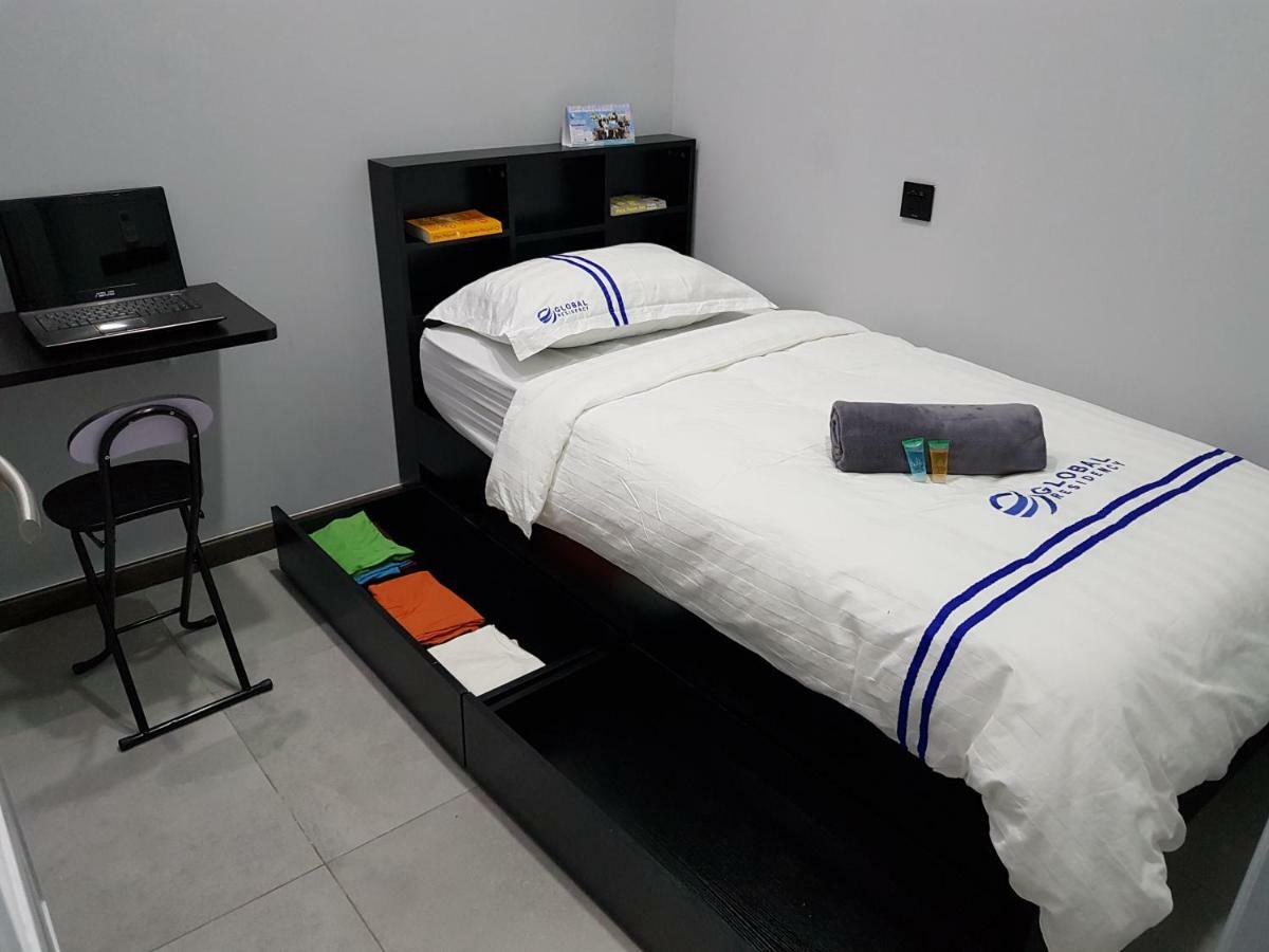 Global Residency Hotel Kota Kinabalu Bagian luar foto